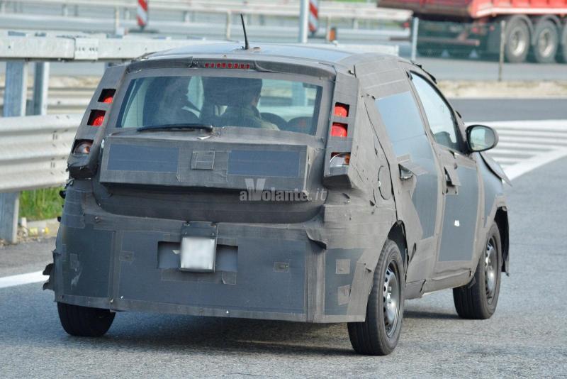fiat-punto-spy-2017_1 - Copia.jpg