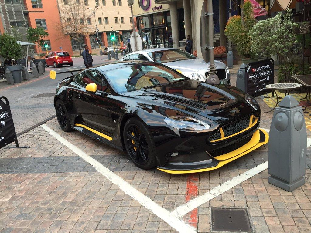 Aston Martin Vantage GT12 2015