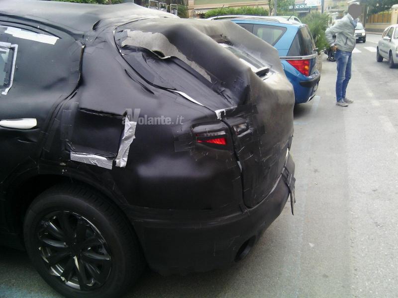 alfa-romeo-stelvio-spy.jpg