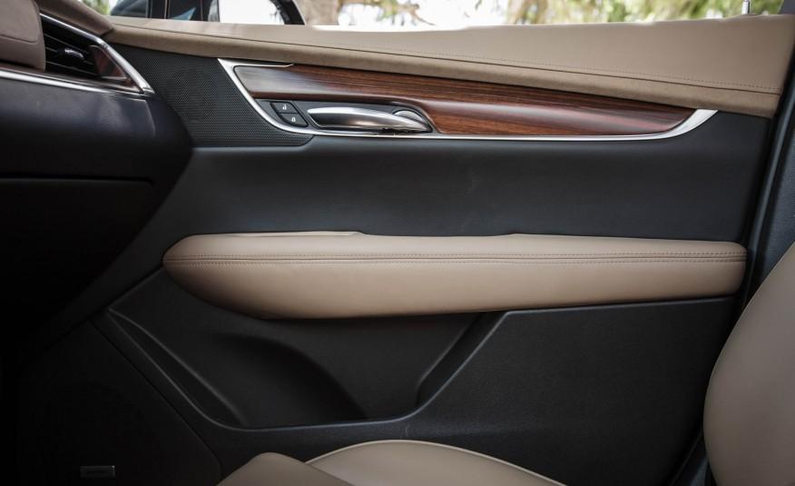 2017-Cadillac-XT5-147-876x535.jpg