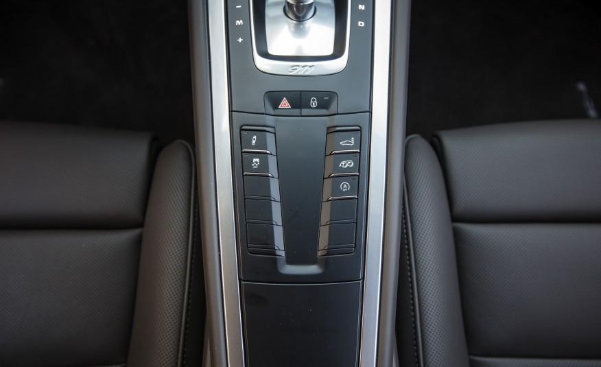 2017-Porsche-911-158-876x535.jpg