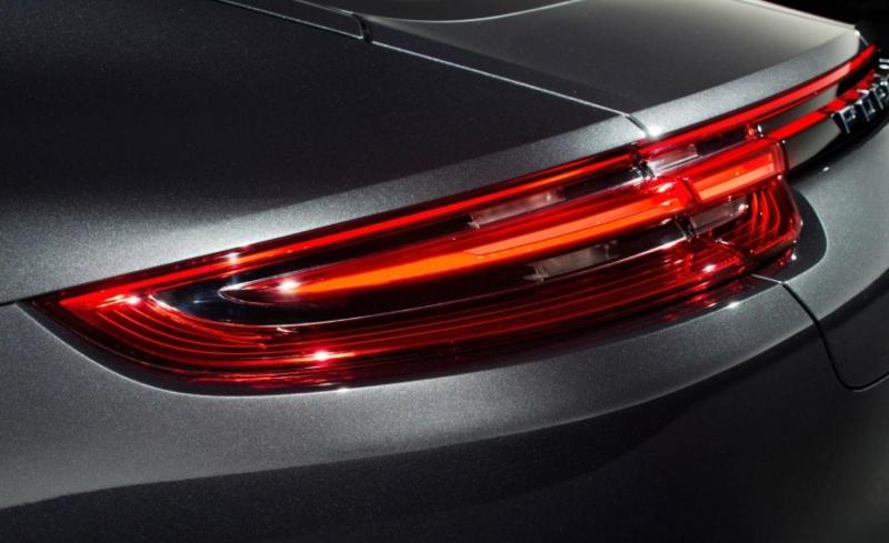 2017-Porsche-Panamera-Turbo-121-876x535.jpg