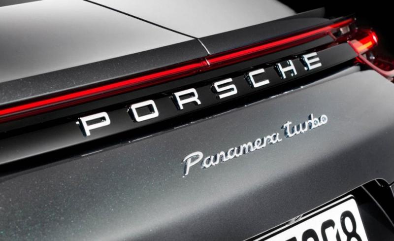 2017-Porsche-Panamera-Turbo-122-876x535.jpg