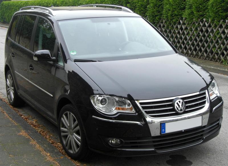 C__Data_Users_DefApps_AppData_INTERNETEXPLORER_Temp_Saved Images_VW_Touran_Facelift_front.jpg