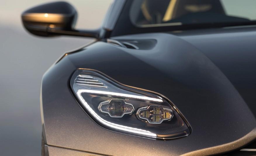 2017-Aston-Martin-DB11-120-876x535.jpg