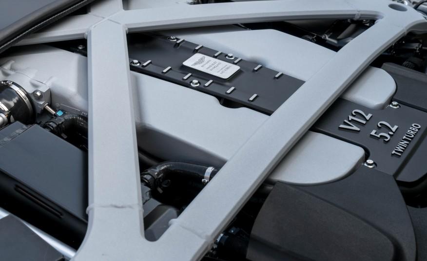 2017-Aston-Martin-DB11-140-876x535.jpg