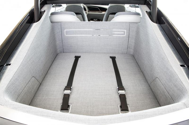 Cadillac-Escala-concept-cargo.jpg