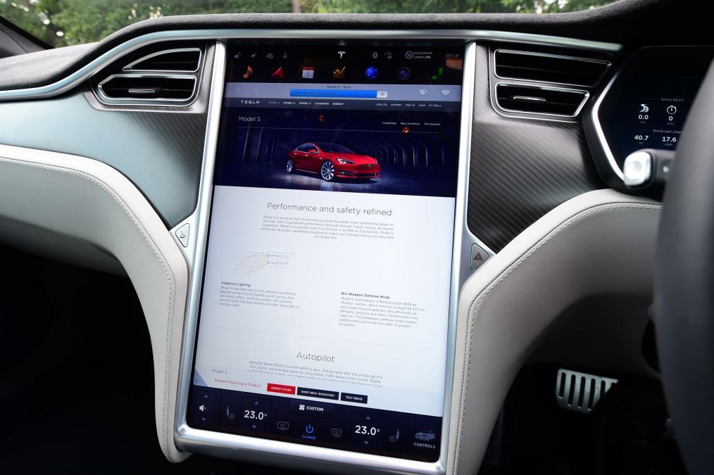 tesla-8.jpg