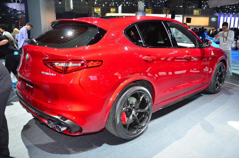 Alfa_Romeo_Stelvio_Quadrifoglio_30.jpg