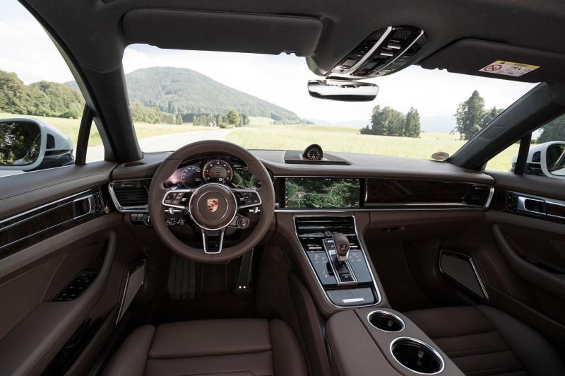 2017-Porsche-Panamera-4S-Diesel-interior.jpg