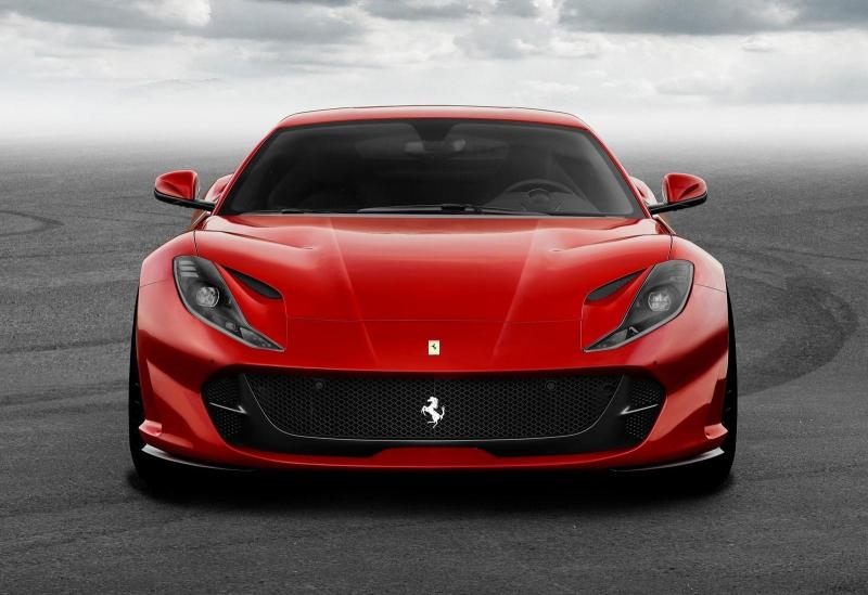 Ferrari-812_Superfast-2018-1600-04.jpg