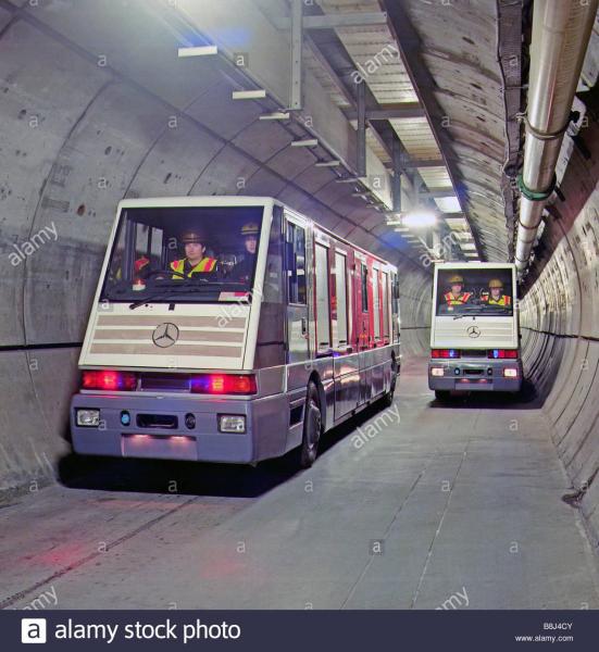 two-stts-vehicles-specially-designed-for-the-channel-tunnel-service-B8J4CY.thumb.jpg.ae302da1a5f431e223b69f7aa51709f8.jpg