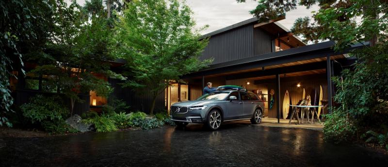 203046_Volvo_V90_Cross_Country.jpg