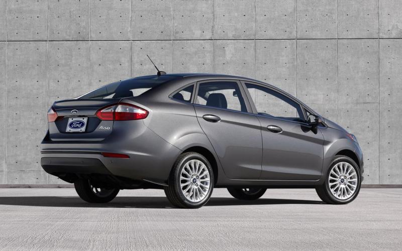 ford-fiesta-sedan-025.jpg