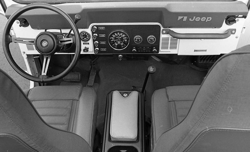 1980_Jeep_CJ-7_Interior.jpg
