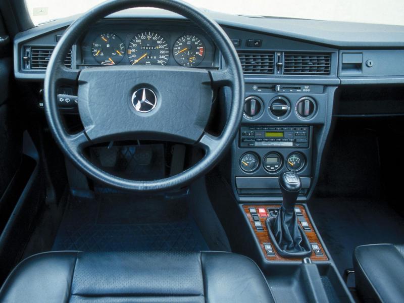 MERCEDES-BENZ-190-E-2-3-16V-1693_19.jpg