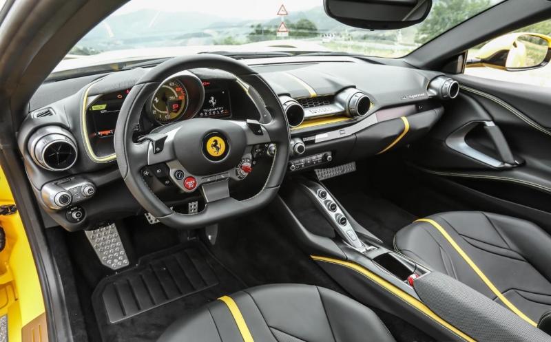 2017-Ferrari-812-Superfast-gialla-29.thumb.jpg.dbe0228b51328ba113c9db10f9e0ee90.jpg