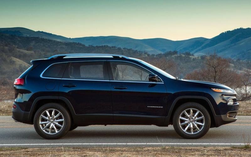2014-jeep-cherokee-limited-side-view copy.jpg