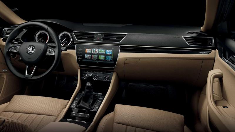 2018-skoda-superb (1).jpg