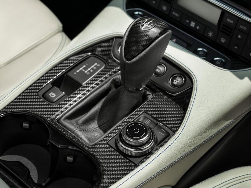 Small-12780-MaseratiGranCabrioSportMY18-interiordetail.jpg