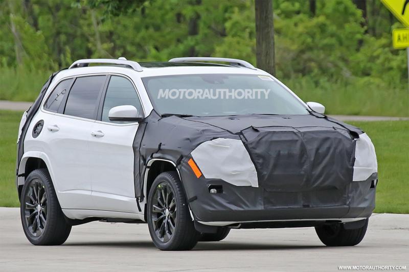 595fbbee7d142_jeepcherokee2018spy1.thumb.jpg.7dc8f03359451ebb518809655f19756c.jpg