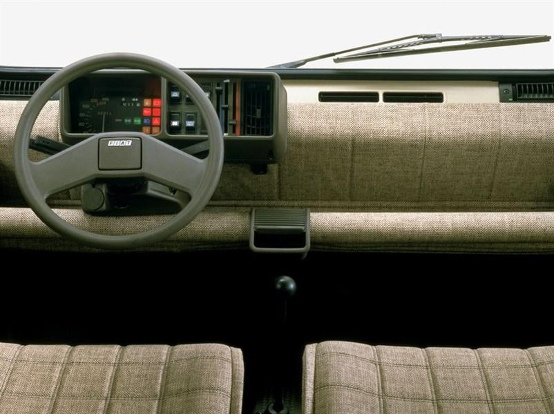 5-fiat-panda-1984-1.jpg.0f901c61d2769afacbaeff388f76be13.jpg