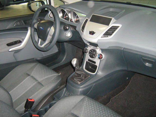 fofi-ohne-radio-26792.jpg.5c749f0d6800a616c7729f564e8e4608.jpg