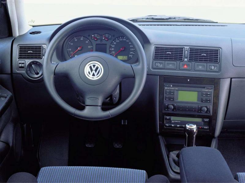 volkswagen-golf-iv-interni.thumb.jpg.32ff02ceab9e943955d0e10bcfa6c49d.jpg