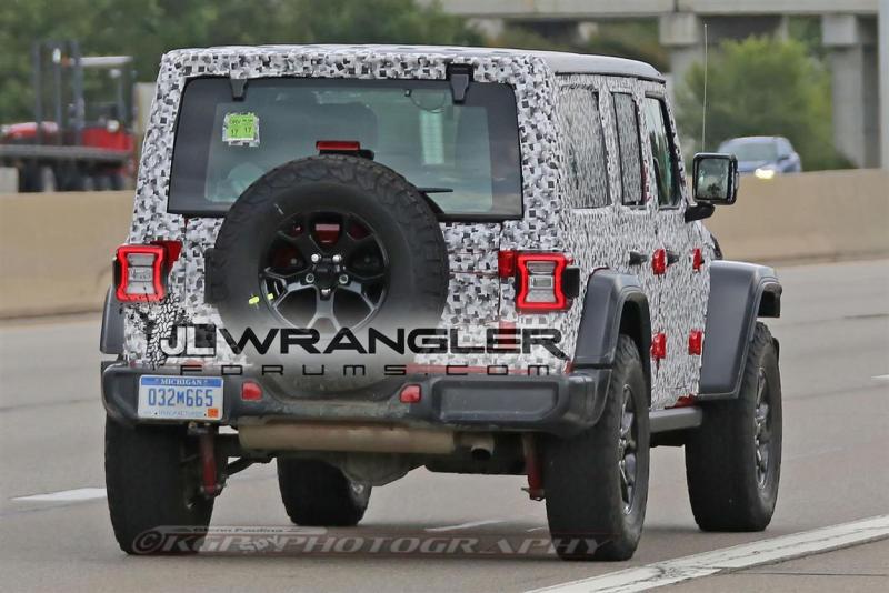 2018-JL-Wrangler-Uncovered-JLWRANGLERFORUMS-13.thumb.jpg.04a1a5d2bca211d25cefc960eaea667d.jpg
