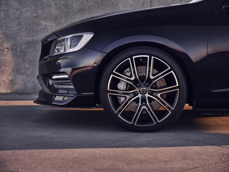213013_Volvo_S60_Onyx_Black.jpg