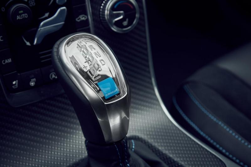 213016_Volvo_V60_Bursting_Blue.jpg