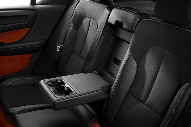 213050_New_Volvo_XC40_interior.jpg