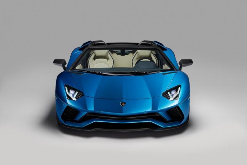 Lamborghini Aventador S Roadster 2017 (12).jpg