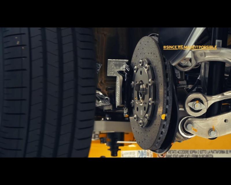2018-lamborghini-urus-partially-revealed-on-the-assembly-line_5.jpg
