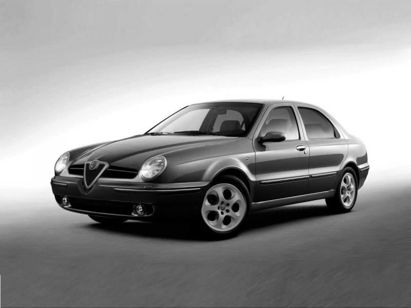 lancia_lybra_group-sedan_002.thumb.jpg.e532463ebf8b613999a006abaa2c027c.jpg