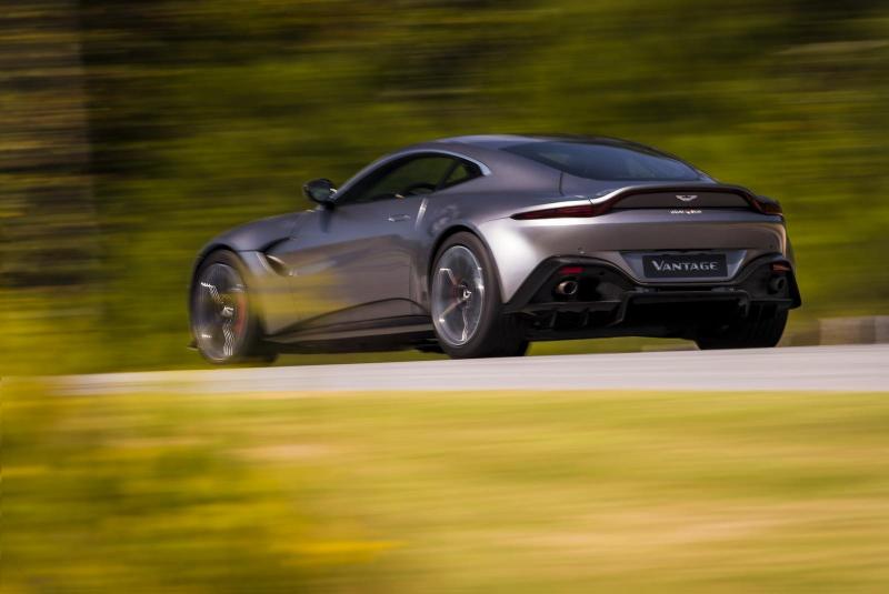 AstonMartin_Vantage_26.jpg