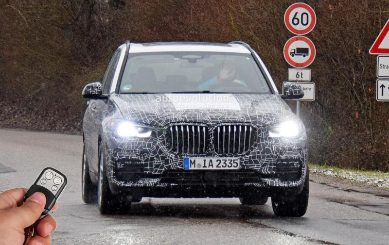 2019-bmw-x5-shows-remote-controlled-gate.thumb.jpg.693d77779e9bfcef11d0ac04f3c29640.jpg