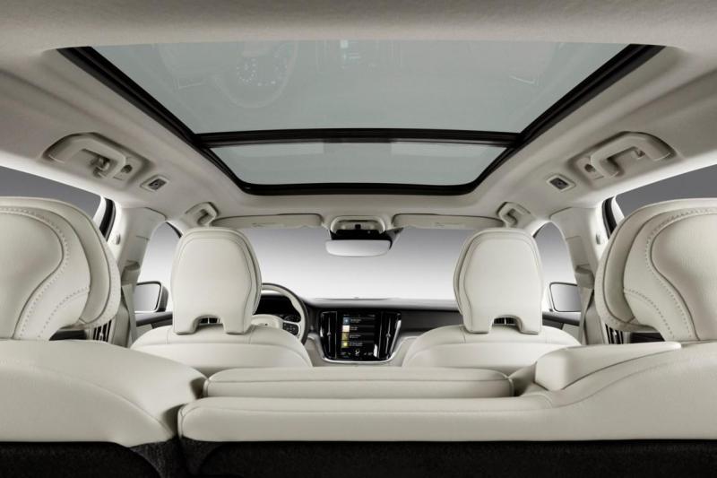 223527_New Volvo V60 interior.jpg