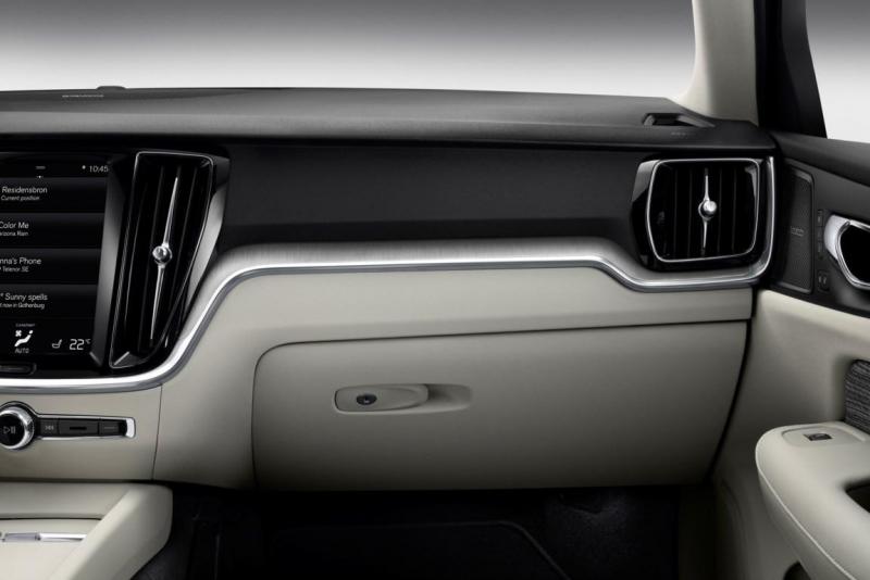 223528_New Volvo V60 interior.jpg