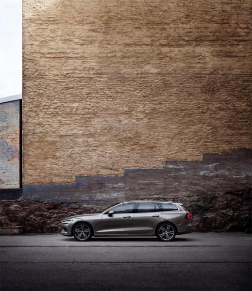 223590_New Volvo V60 exterior.jpg