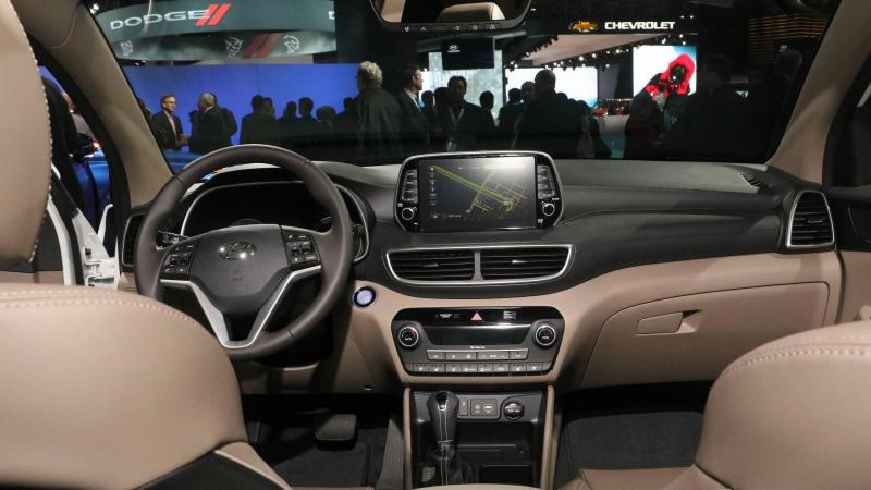 2019-hyundai-tucson-interni.thumb.jpg.446c590748feb713cb63bb57e0521e7f.jpg