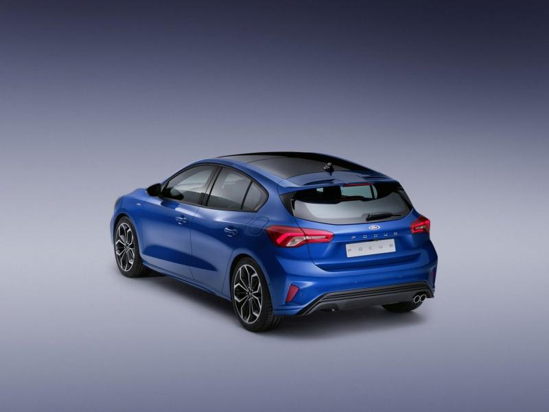 FORD_2018_FOCUS_ST-LINE_STUDIO_04.jpg