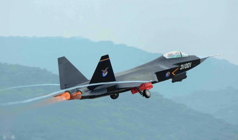 webj-31-takeoff.thumb.jpg.8986275eaf51f82a7bb592b0b9d60b40.jpg