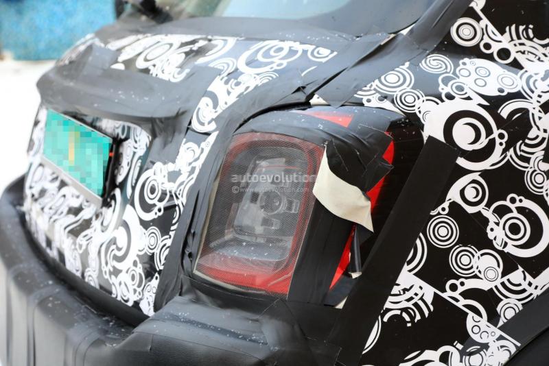 2019-fiat-500x-facelift-spied-together-with-2019-jeep-renegade_32.jpg