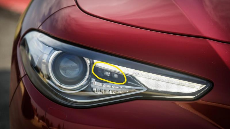 Cornering Alfa Romeo Giulia 2016.jpg