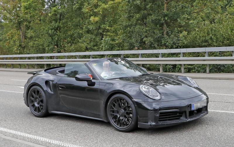 2020-porsche-911-turbo-cabriolet-spotted-with-top-down-looks-production-ready_5.jpg