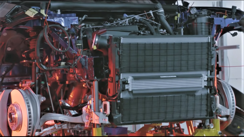 BMW Serie 3 2019 - Sospensione anteriore macpherson (2).png