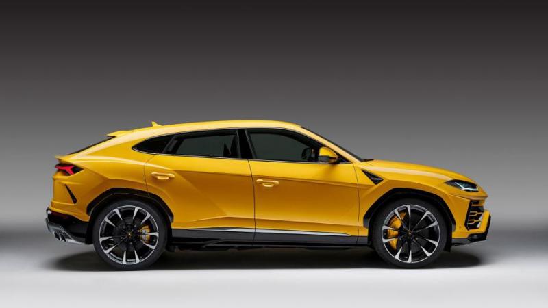Lamborghini-Urus-Side-hd-wallpaper_950.jpg