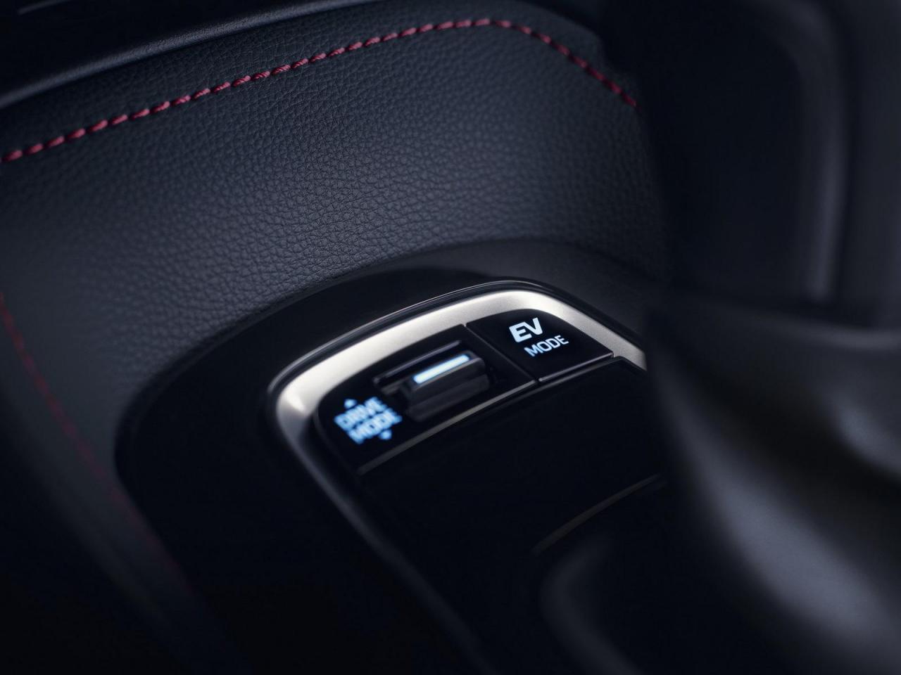 toyota-corolla-2019 interior (4).jpg