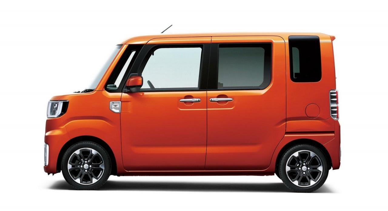 0d71bc50-toyota-pixis-mega-6.jpg